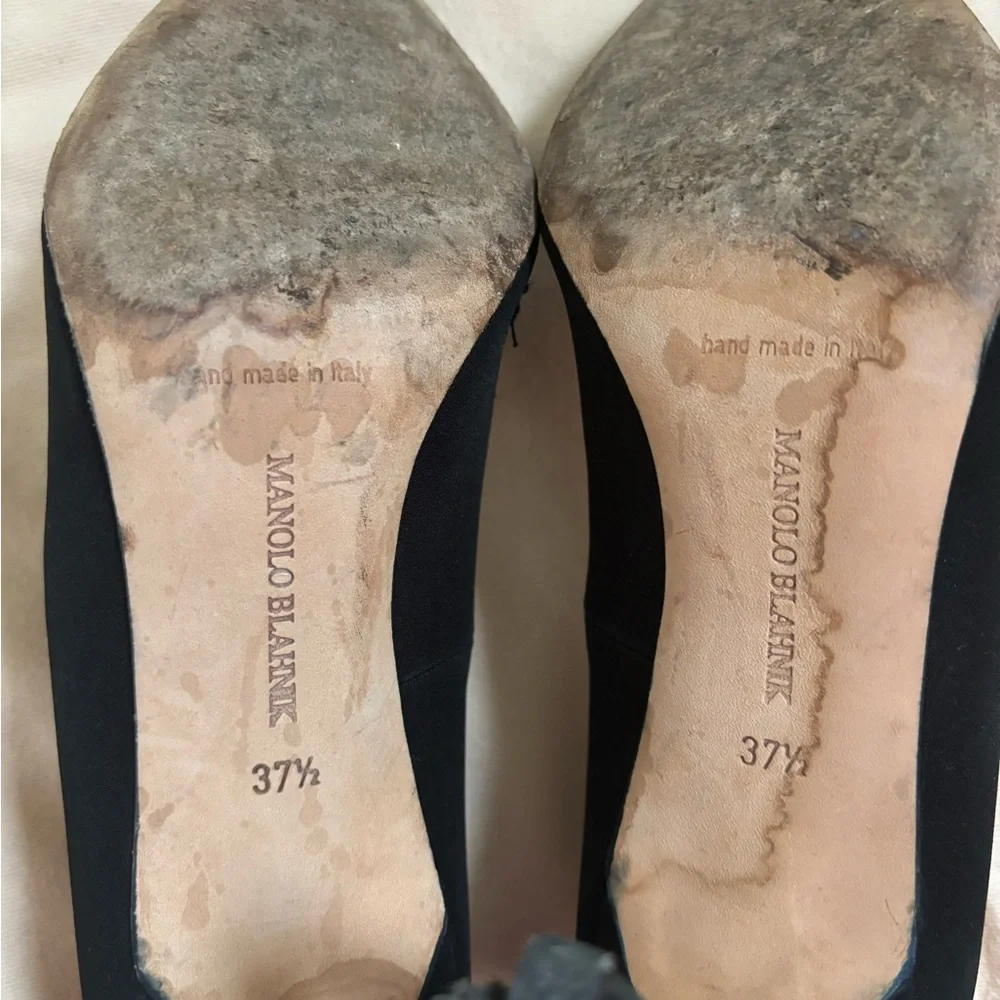 Manolo Blahnik Black Suede Pointed Toe Pumps - Picture 3 of 6